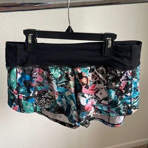 Abstract Lululemon Shorts!